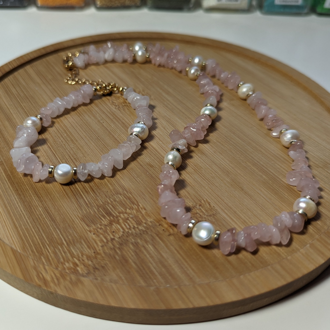Perla Necklace Bracelet Set in Rose Quartz