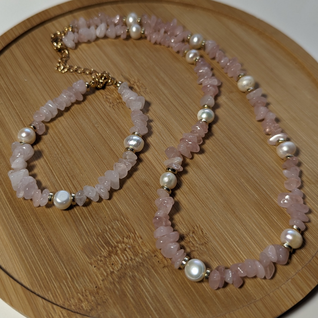 Perla Necklace Bracelet Set in Rose Quartz